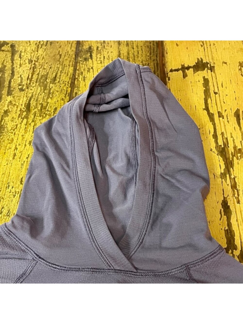 Athleta Momentum Seamless Hoodie Sz MED Lightweight Layering Base Layer - Picture 3 of 5